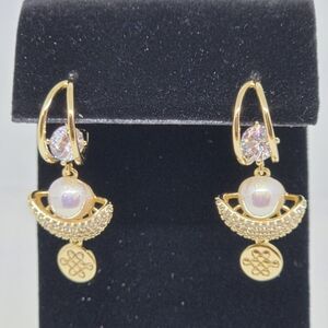 Elegant Gold and Pearl Drop Earrings